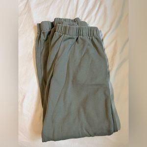 Brandy Melville sweats!